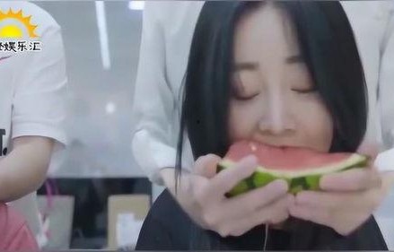 娱乐吃瓜君小姐姐